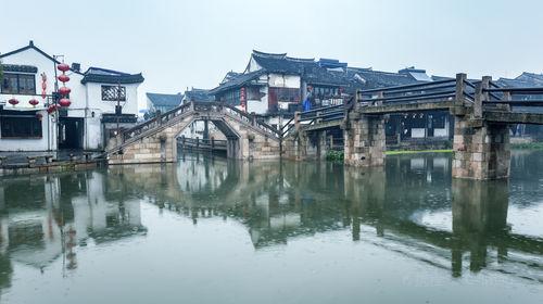 逃离违建房屋7